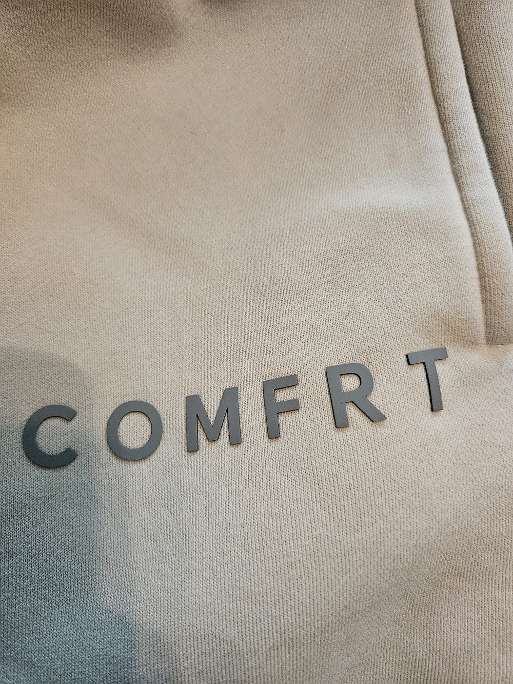 COMFRT Women’s Cream Crewneck Sweatshirt/Pants. - Picture 3 of 6